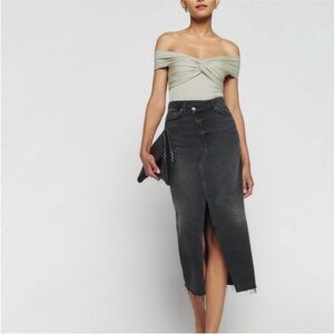 Reformation ezlynn top in dried herbs - size s